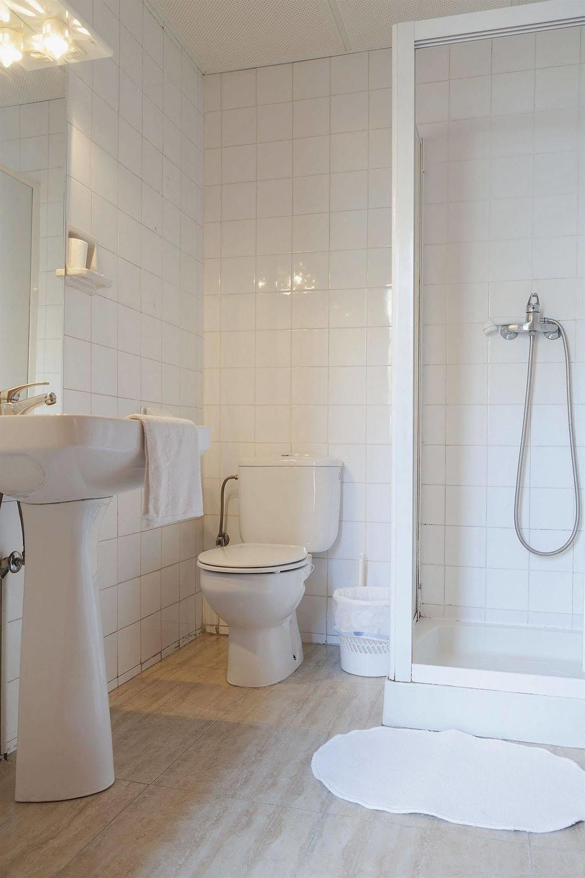 גרנדה Hostal Londres מראה חיצוני תמונה