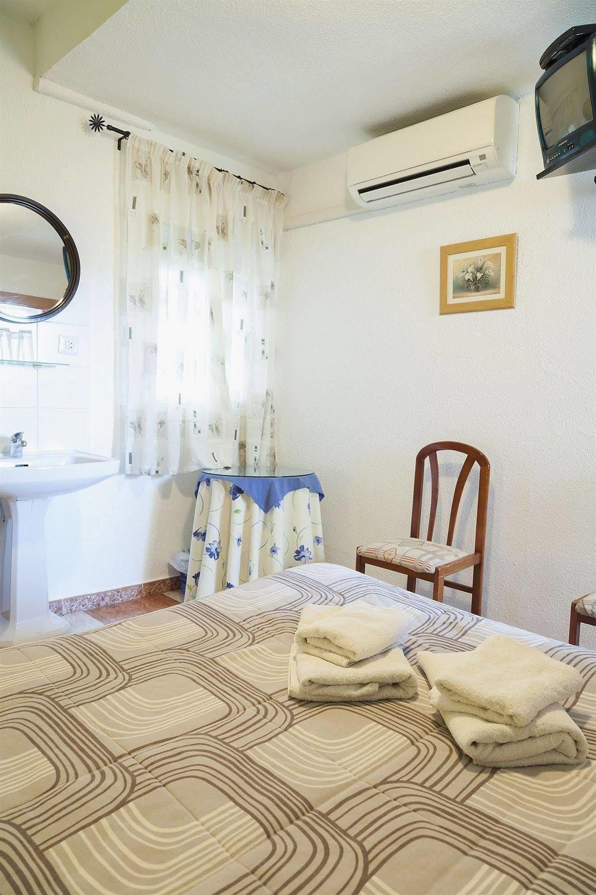 גרנדה Hostal Londres מראה חיצוני תמונה